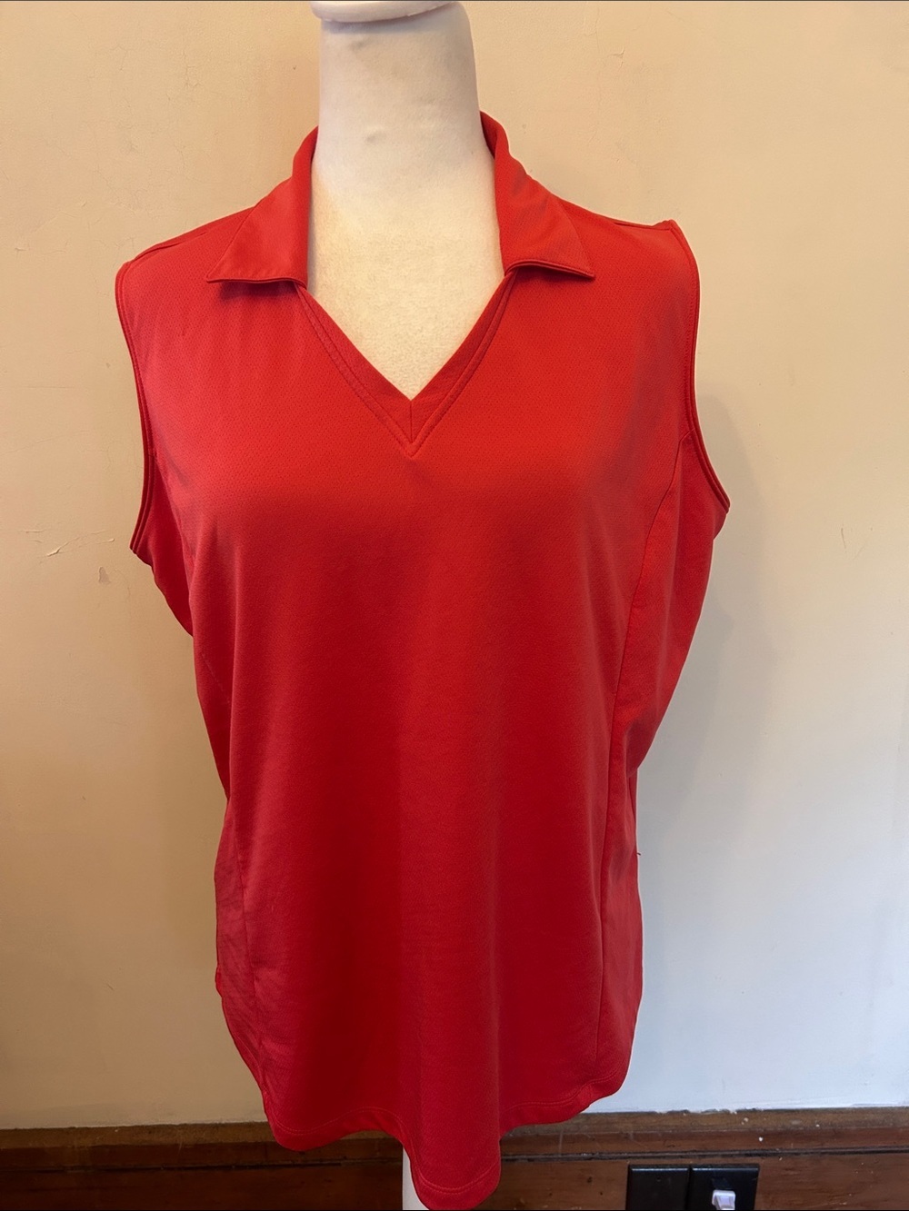 Lady Hagen Sleeveless V neck polo shirt Size XL EUC